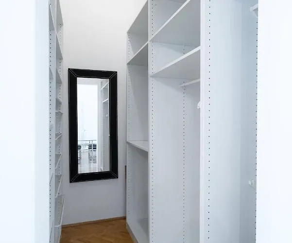 Apartment Residence, Volkstheater - Parliament